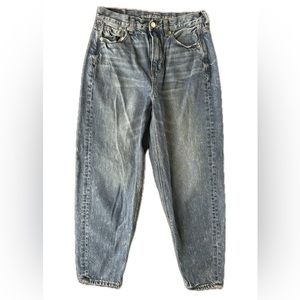 American Eagle relaxed mom jeans